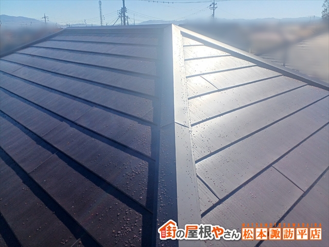 山形村屋根カバー工法　完成した屋根の全景